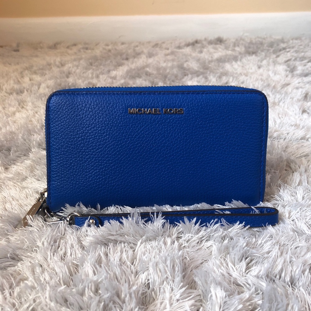 NWT Michael Kors Large Flat Phone Case